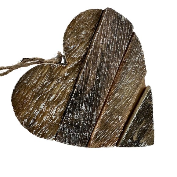 HANDCRAFTED WOODEN CHRISTMAS ORANAMENTS LOVE HEART SET 2 RUSTIC CABINCORE NEW - Picture 6 of 9